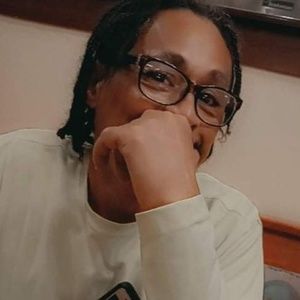 Meet your Posher, Warren